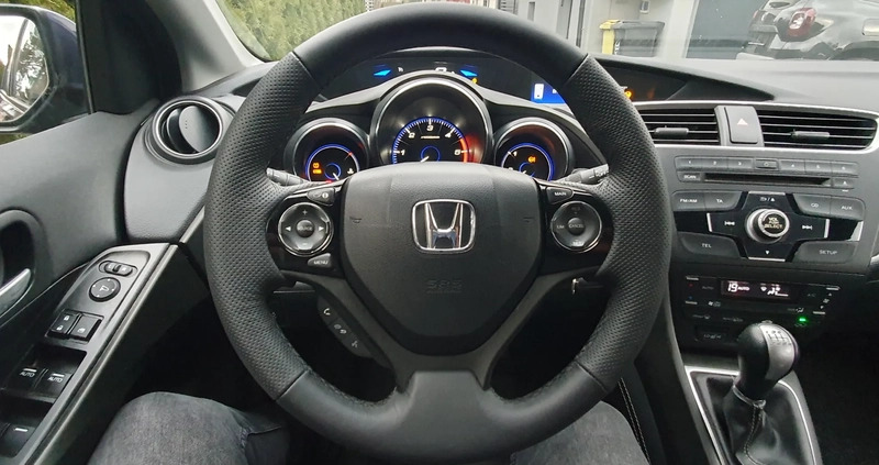Honda Civic cena 39900 przebieg: 130000, rok produkcji 2015 z Rybnik małe 529